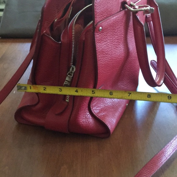 Beautiful Red Coach - Picture 7 of 7